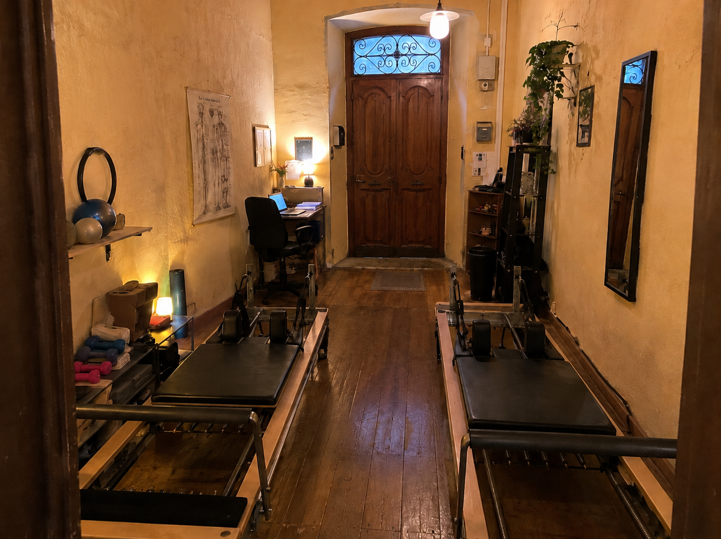 Interno dello studio Pilates a Civitanova Vecchia con due reformer